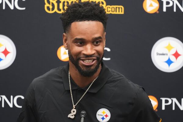 Pittsburgh Steelers newly signed free agent cornerback Darius Slay meets with reporters in Pittsburgh, Thursday, March 13, 2025. (AP Photo/Gene J. Puskar)