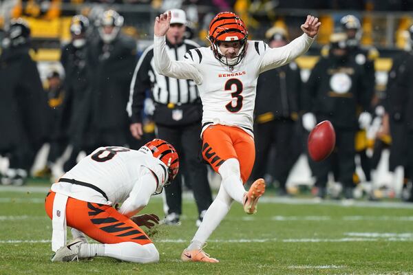 Cincinnati Bengals kicker Cade York (3) kicks a field goal during the first half of an NFL football game against the Pittsburgh Steelers in Pittsburgh, Saturday, Jan. 4, 2025. (AP Photo/Matt Freed)