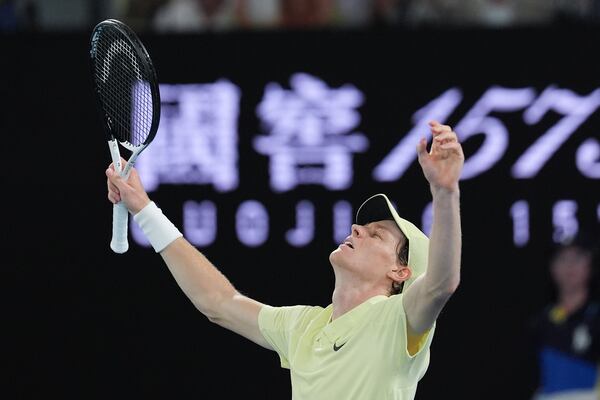 Jannik Sinner of Italy celebrates after defeating Alexander Zverev of Germany in the men's singles final at the Australian Open tennis championship in Melbourne, Australia, Sunday, Jan. 26, 2025. (AP Photo/Ng Han Guan)