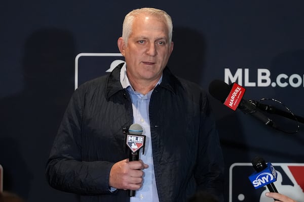 Joel Wolfe, agent for Japanese player Roki Sasaki, speaks to reporters at the Major League Baseball winter meetings in Dallas, Tuesday, Dec. 10, 2024. (AP Photo/Tony Gutierrez)